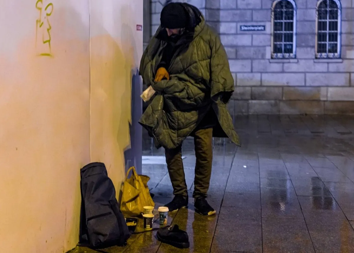 Beskućnik iz Štutgarta prikupio novac da obraduje majke