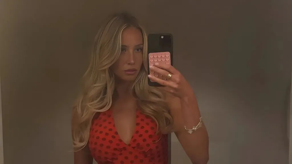 Alix Earle u reklami za Pantene: Tuširanje kao marketinški trik Alix Earle u reklami za Pantene: Tuširanje kao marketinški trik