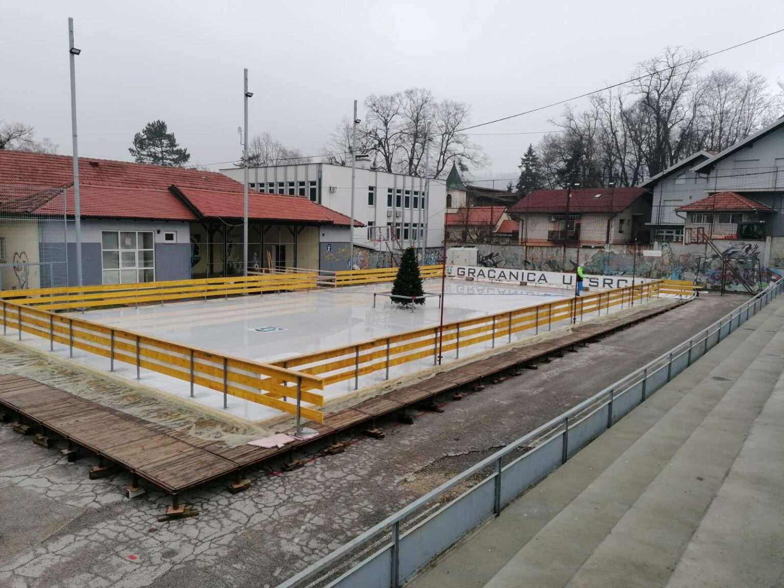 Gračanica: Otvoreno klizalište u sklopu manifestacije „Zima u Gračanici“