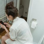 Gastroenterolog otkriva: Ova jutarnja navika uništava vašu probavu i izaziva probleme