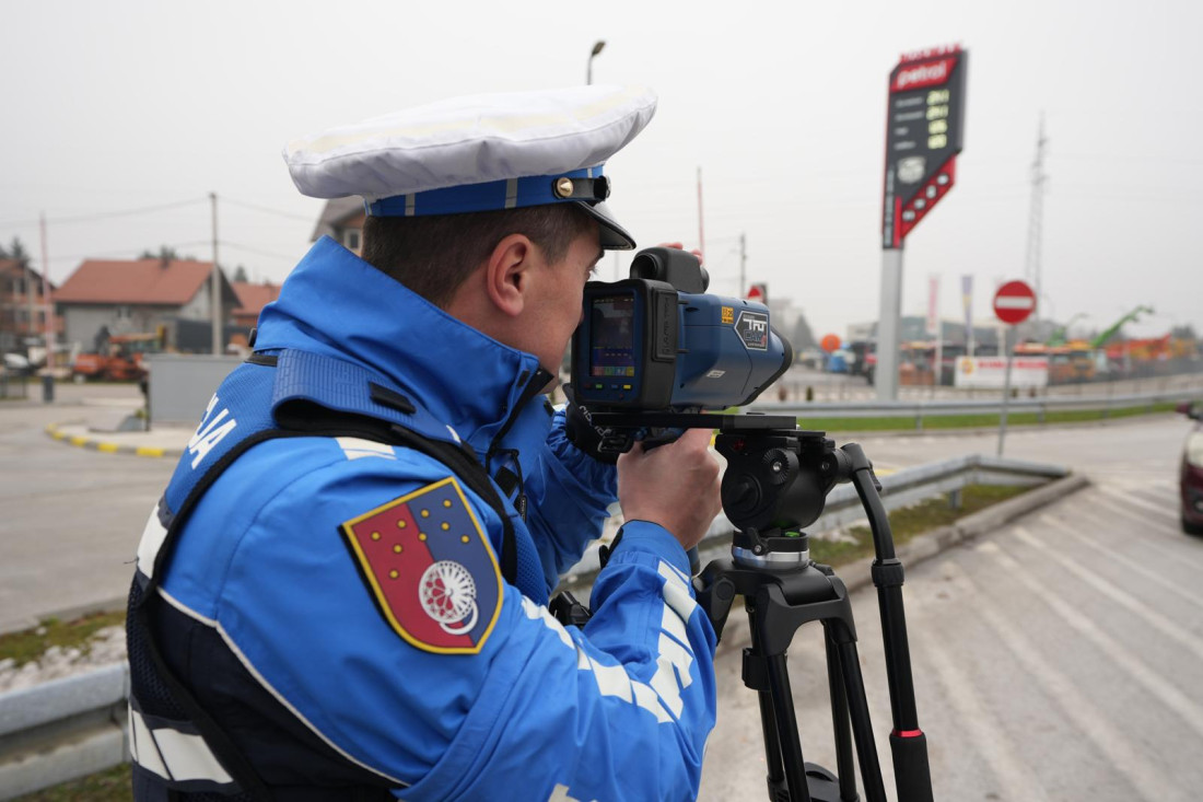 Sarajevska policija uvodi nove mobilne radare visoke tehnologije Sarajevska policija uvodi nove mobilne radare visoke tehnologije