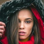 Izgled im nije bitan: Ova četiri horoskopska znaka najviše privlači visoka inteligencija