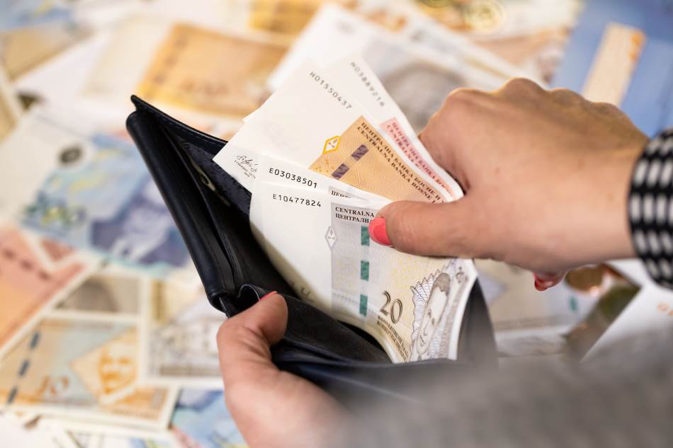 Inflacija ne popušta: Za 100 KM danas se kupuje sve manje, a građani BiH osjećaju pritisak na budžet