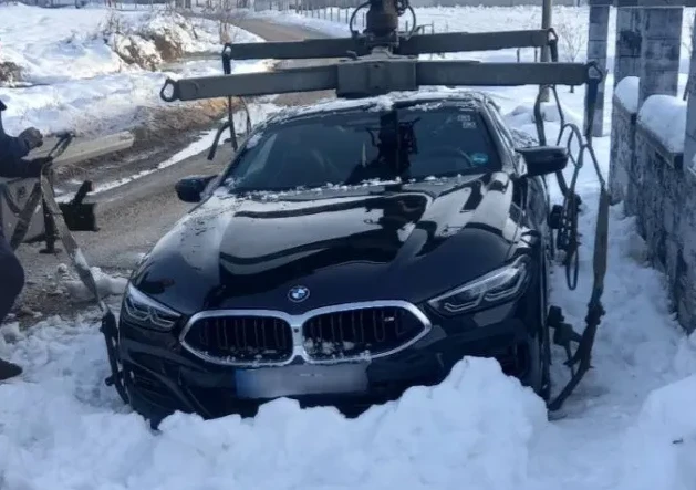 Prijedor: Policija zaplijenila BMW tražen Interpolovom potragom