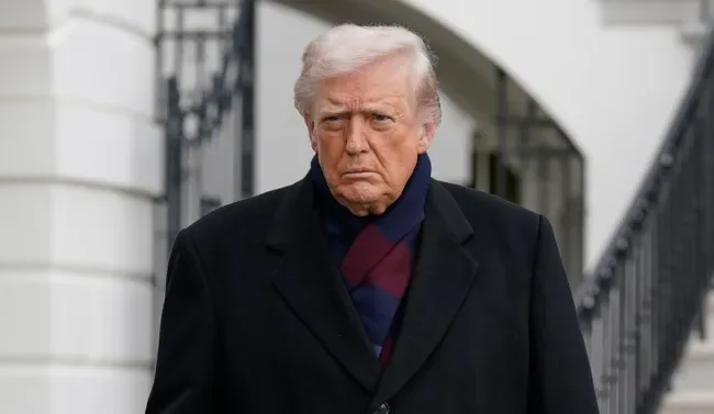 Donald Trump tvrdi: Modrice su od aspirina, ne od umora