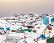 Šarenolike kuće u snijegu, Grenland