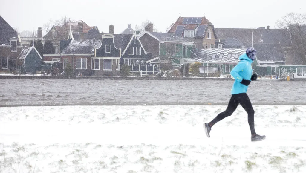 Zimska oluja u Holandiji: Otprilike 450 letova otkazano