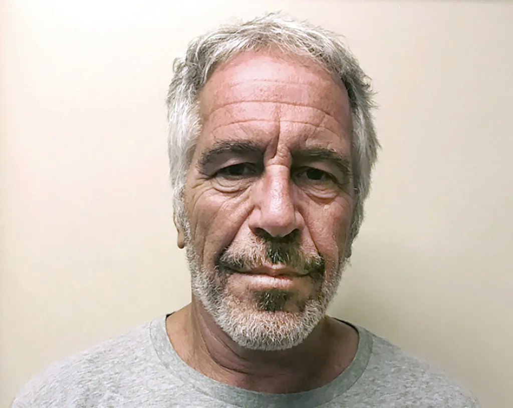 Epsteinova tajna skladišta: Osuđeni seksualni prestupnik skrivao računare i materijale u iznajmljenim jedinicama širom SAD-a Epsteinova tajna skladišta: Osuđeni seksualni prestupnik skrivao računare i materijale u iznajmljenim jedinicama širom SAD-a