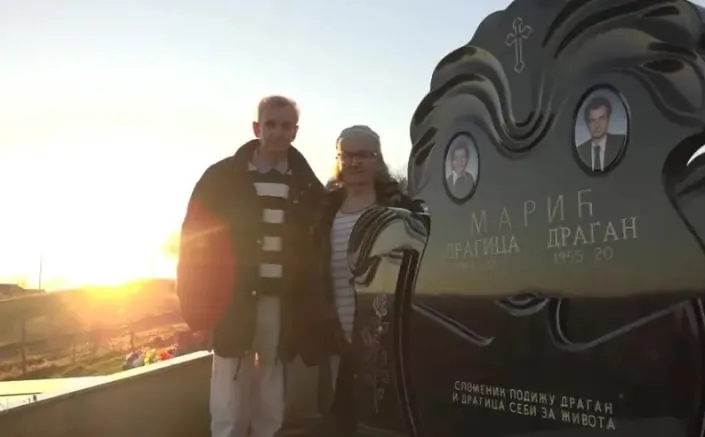 Neobičan potez: Bračni par iz BiH organizovao vlastitu sahranu Neobičan potez: Bračni par iz BiH organizovao vlastitu sahranu