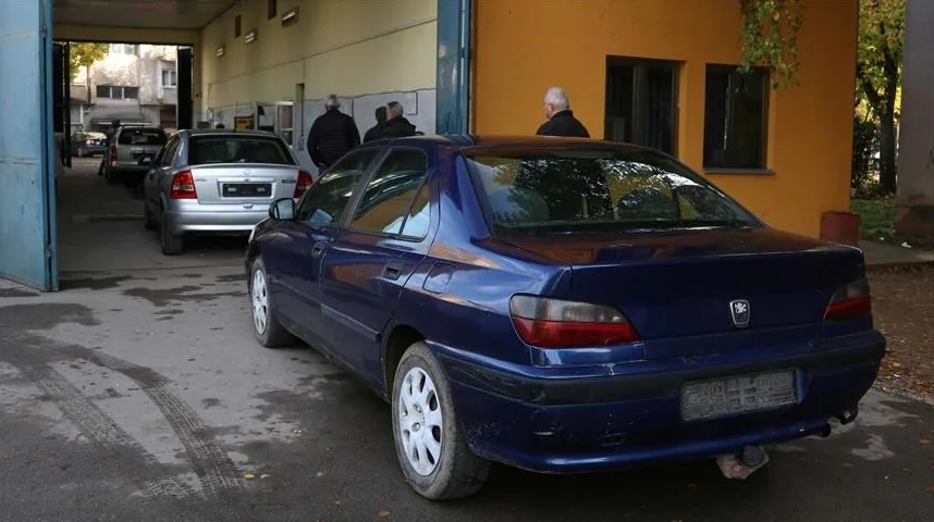 Primjena zakona o tablicama i dokumentima počela na Kosovu