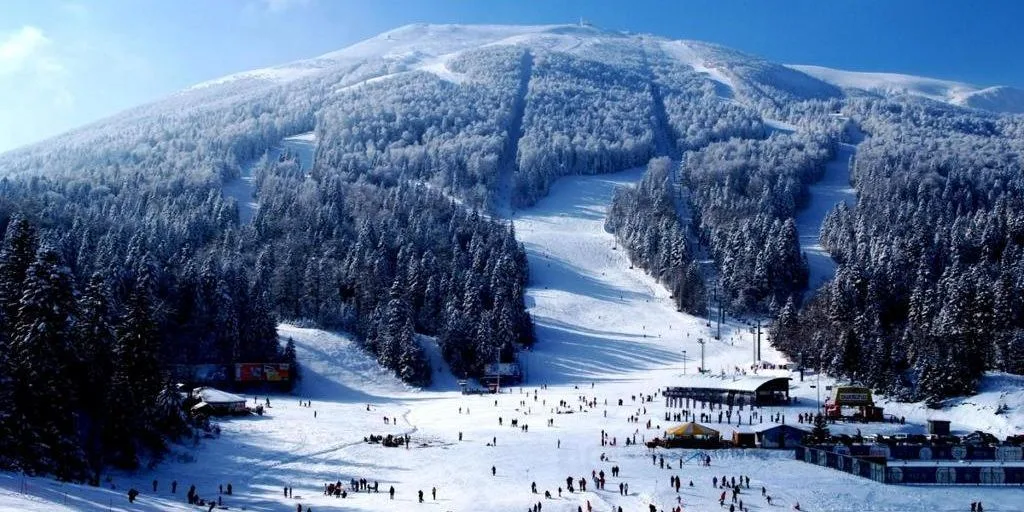 Teške povrede maloljetnika nakon pada sajle na Bjelašnici