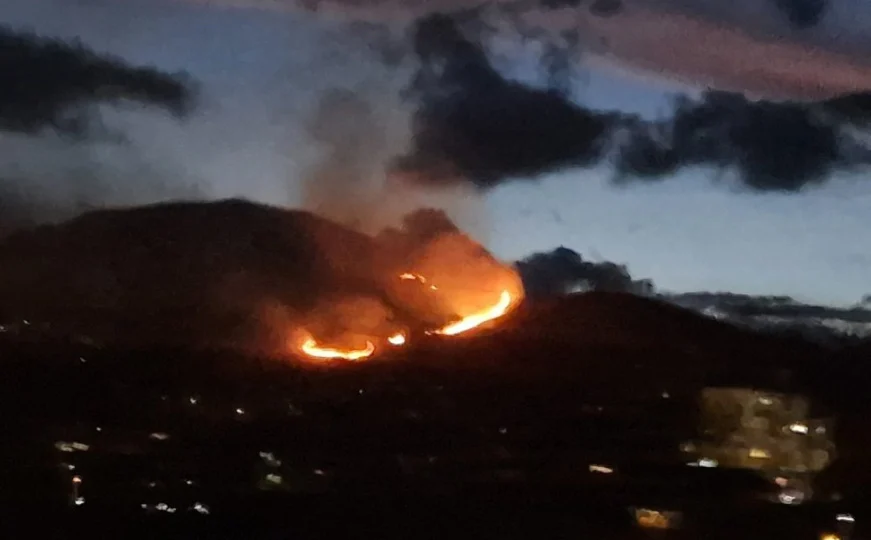 Požari kod Zenice: Vatrogasci na terenu
