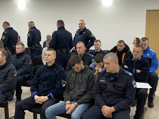 Pritvor za 14 osumnjičenih nakon napada kod aerodroma Tuzla Pritvor za 14 osumnjičenih nakon napada kod aerodroma Tuzla