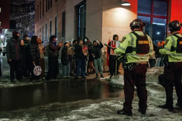 Desetine hiljada Amerikanaca protestovalo protiv ICE-a nakon ubistva žene