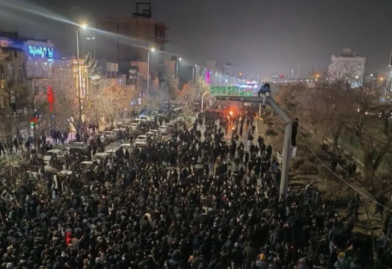 Dvosedmični protesti u Teheranu: Mogući scenariji razvoja situacije