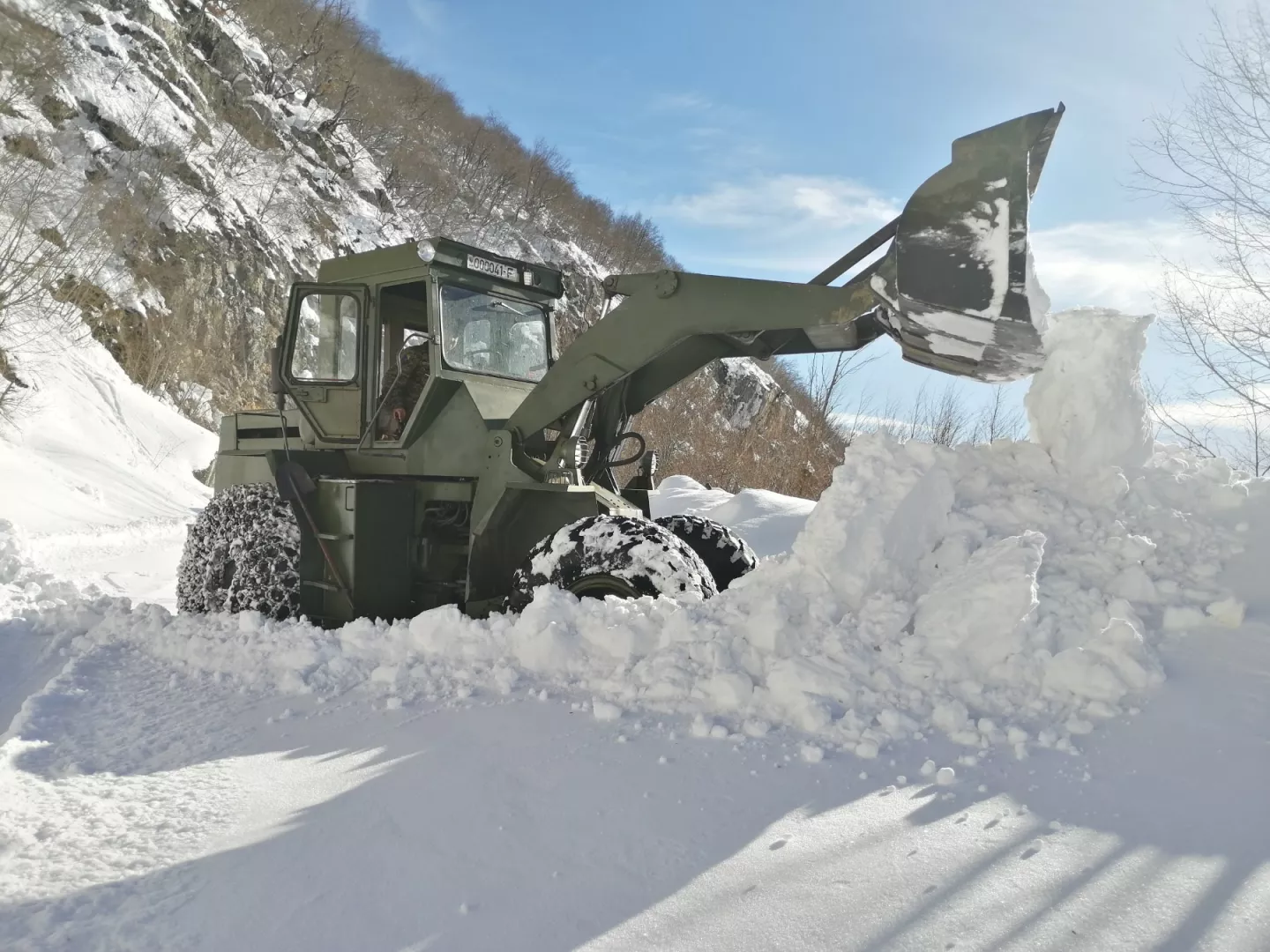 Oružane snage BiH spremne pomoći građanima tokom snježnih padavina