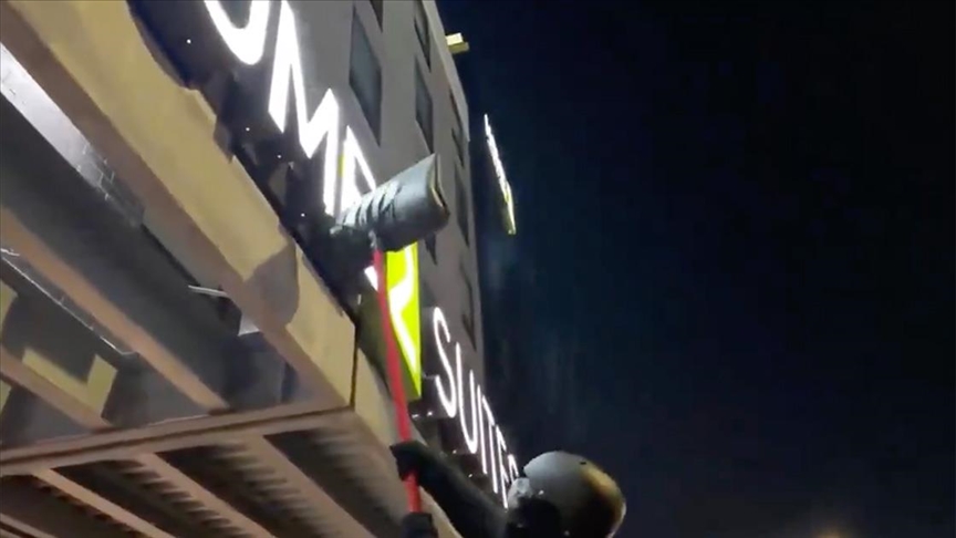 Protest u Minneapolisu: Demonstranti oštetili hotel zbog sumnje u prisustvo ICE agenata