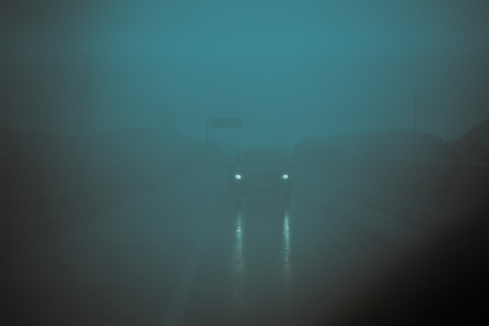 Oprez u vožnji: Magla i odroni otežavaju saobraćaj u BiH