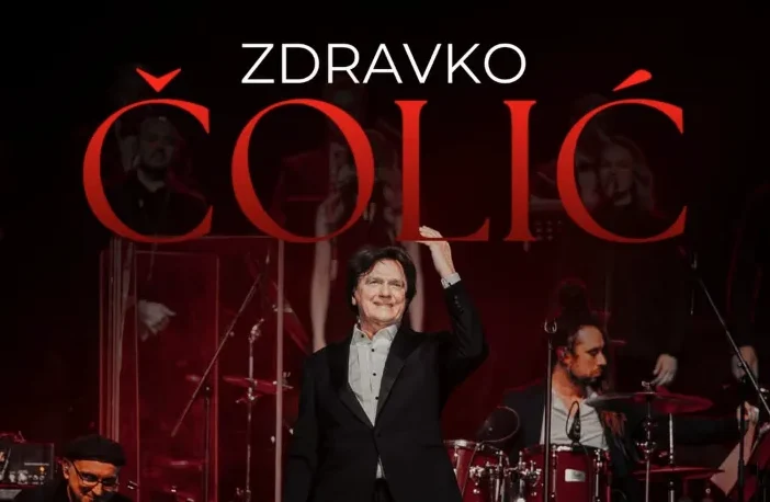 Zdravko Čolić na koncertu sa bendom.