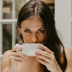 Oleato: Zašto kafa sa maslinovim uljem postaje globalni trend i kako utiče na zdravlje?