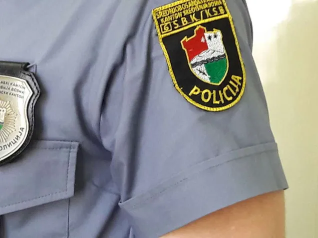 Policija u Bugojnu zaplijenila više od pola kilograma speeda u akciji na tri lokacije Policija u Bugojnu zaplijenila više od pola kilograma speeda u akciji na tri lokacije