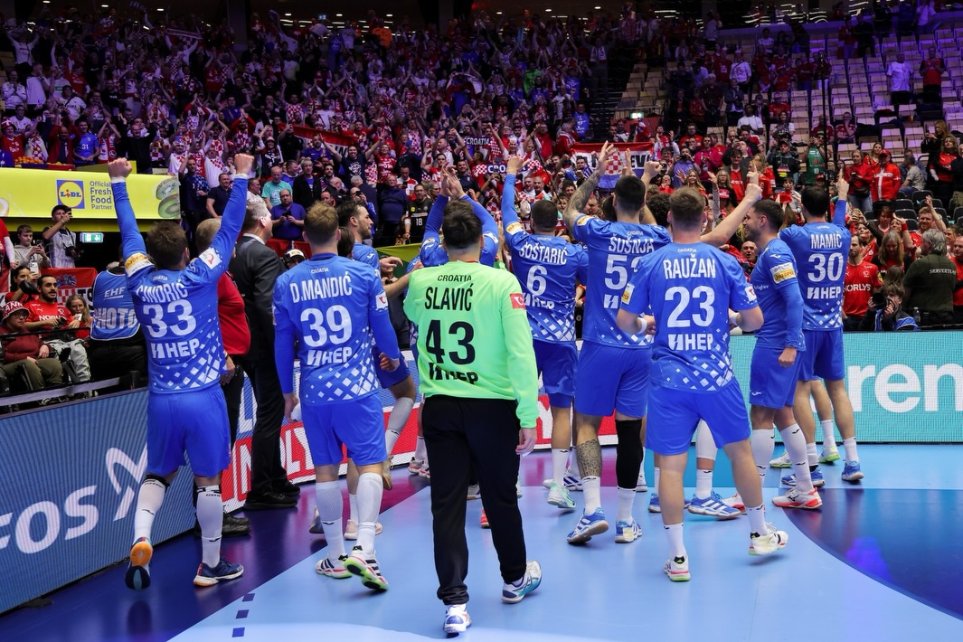 Doček rukometaša pod znakom pitanja: Thompson uslovljava dolazak Doček rukometaša pod znakom pitanja: Thompson uslovljava dolazak