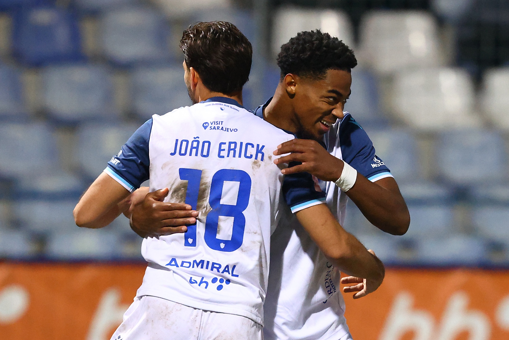 Željezničar bez milosti na Grbavici: Plavi demolirali Slaviju i plasirali se u četvrtfinale Kupa BiH