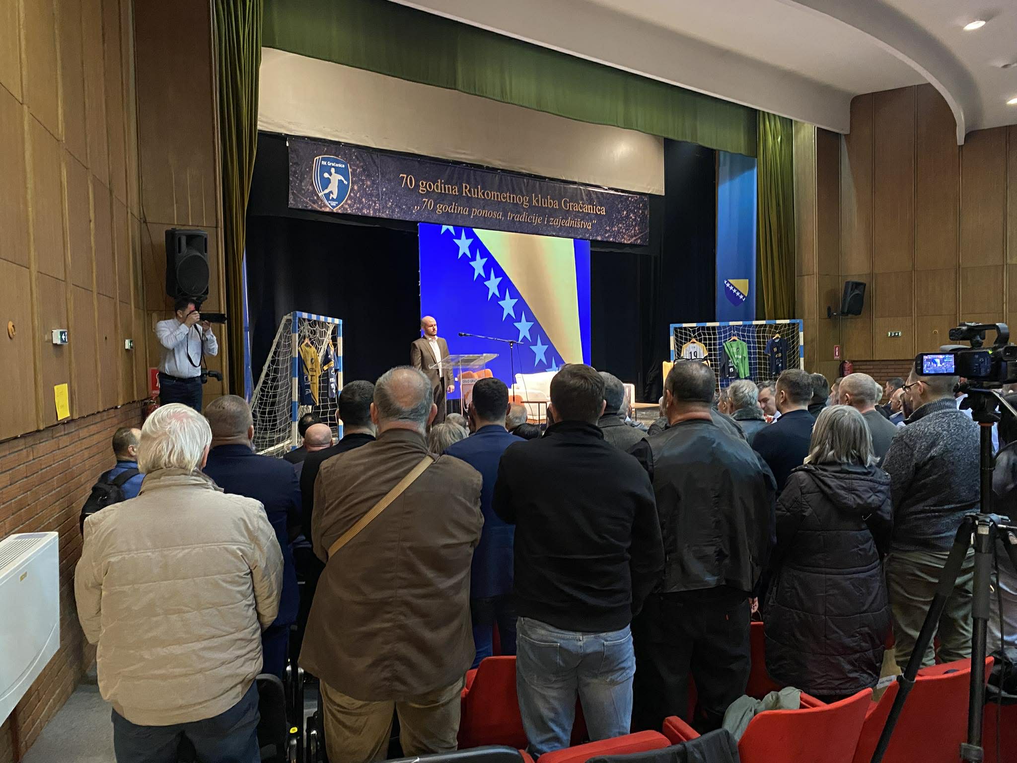 Sedam decenija ponosa: RK Gračanica proslavio 70. rođendan svečanom akademijom i monografijom Sedam decenija ponosa: RK Gračanica proslavio 70. rođendan svečanom akademijom i monografijom