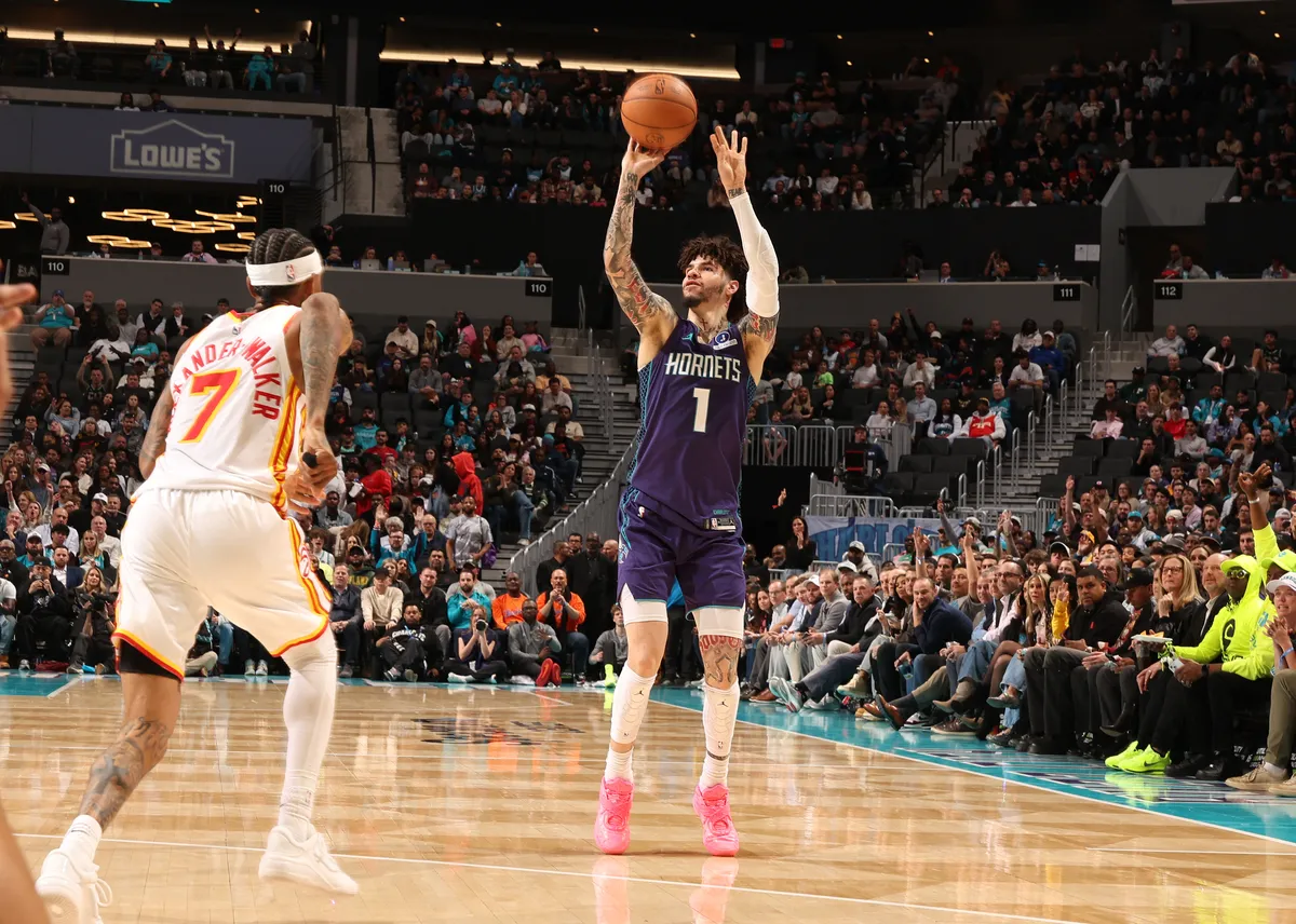 LaMelo Ball izazvao čeoni sudar: NBA zvijezda prošla bez povreda, a drugi vozač završio u bolnici