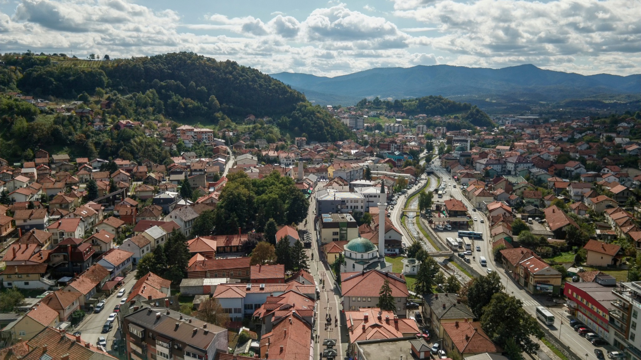 Gračanica: U subotu obustava saobraćaja zbog uklanjanja pješačkog mosta preko Sokoljuše