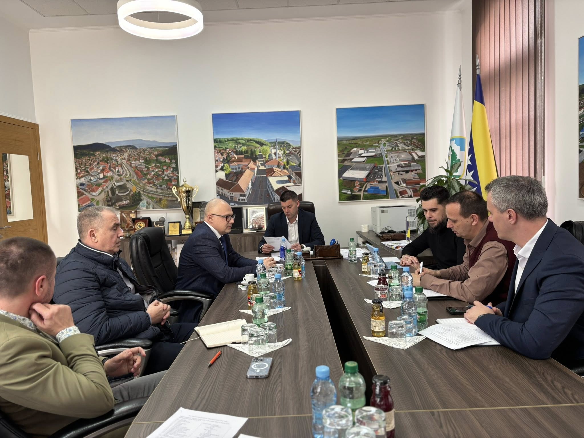 Gračanica domaćin centralnog programa za Dan nezavisnosti BiH: Defile učenika i bogat kulturno-umjetnički program u sportskoj dvorani ‘Bazen’