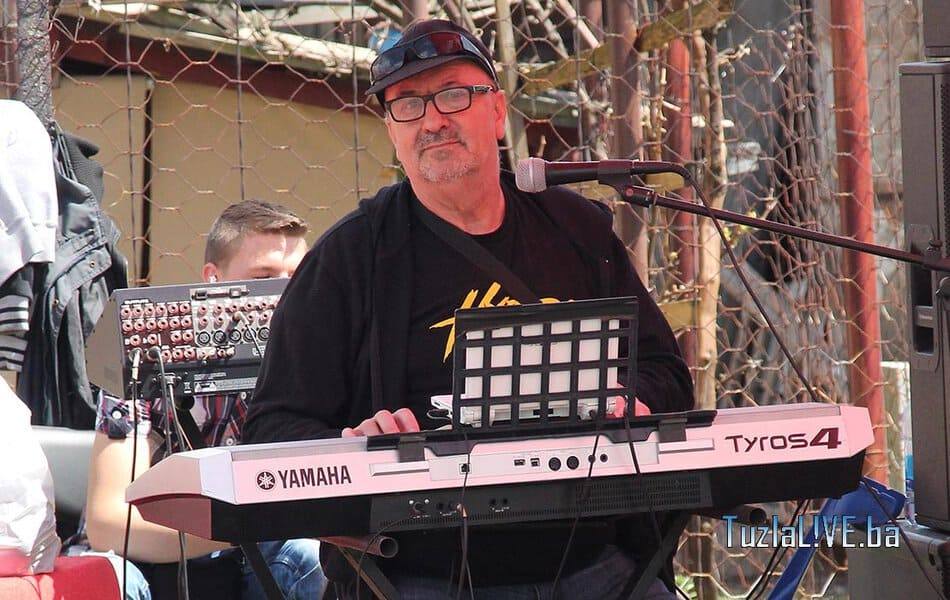 Tužna vijest iz Gračanice: Preminuo umjetnik Ibrahim Klipi Čajić, pjevač i kantautor Tužna vijest iz Gračanice: Preminuo umjetnik Ibrahim Klipi Čajić, pjevač i kantautor