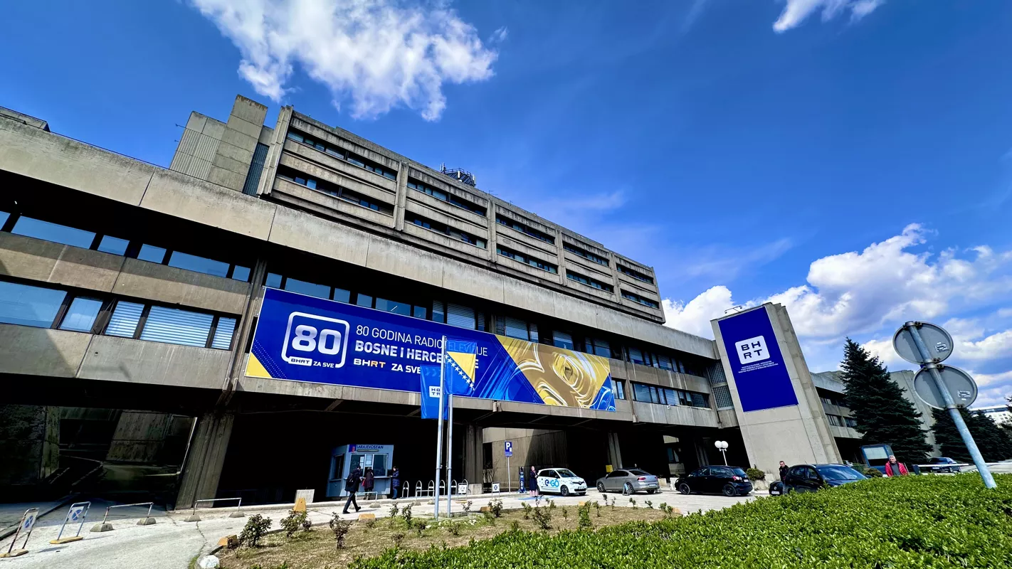 BHRT slavi 81. rođendan: “Ne dozvolimo da drugi pričaju naše priče” i poziva na finansijsku podršku za opstanak