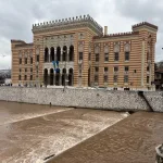 Sarajevska Vijećnica zatvorena za turiste: “Molimo za razumijevanje i strpljenje”