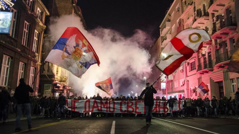 Motke i nasilje na ulicama: Grobari i Deliji se sukobili pred vječiti derbi