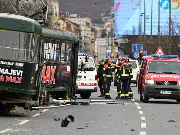 Vozač tramvaja tvrdi da nije kriv za nesreću: ‘Desilo se zbog tehničkog kvara, a ne moje greške’ Vozač tramvaja tvrdi da nije kriv za nesreću: ‘Desilo se zbog tehničkog kvara, a ne moje greške’