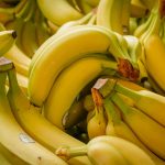 Banane vam brzo crne? Ovaj jednostavan trik sa folijom će ih održati svježim danima duže