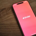 Osveta na Tinderu: Britancu osam godina zatvora zbog lažnog profila