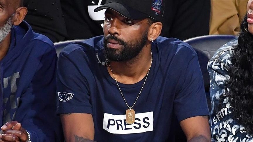 Kyrie Irving šokirao NBA All-Star: Na teren izašao u majici ‘PRESS’ u čast ubijenih novinara u Gazi