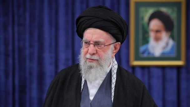 Khamenei upozorio Trumpa: Američki ratni brodovi mogu biti potopljeni na dno mora