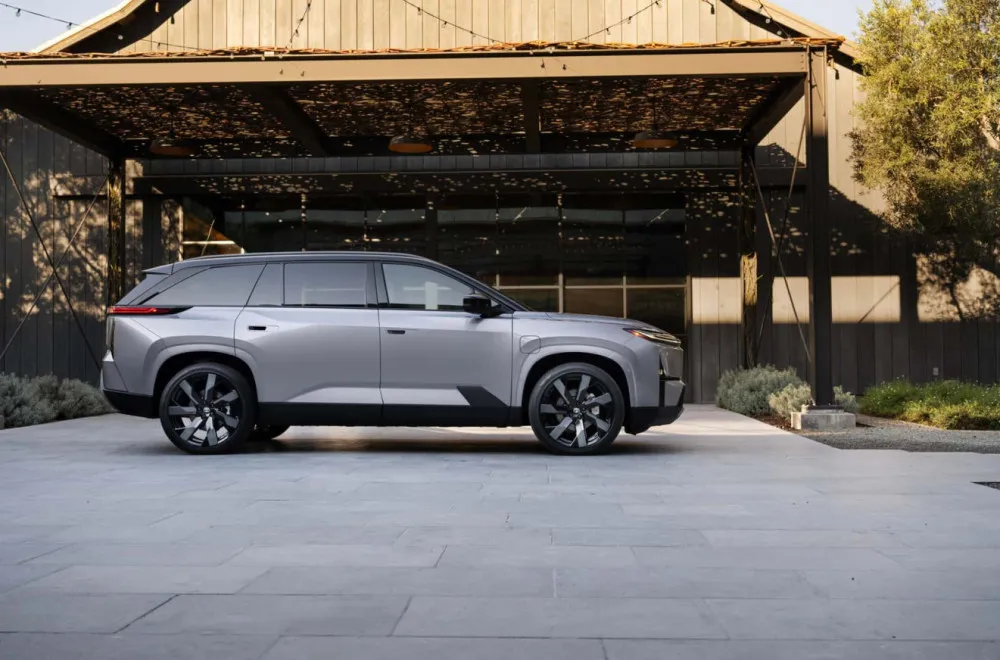 Toyota Highlander postaje potpuno električan: Tri reda sjedišta i domet od preko 500 kilometara Toyota Highlander postaje potpuno električan: Tri reda sjedišta i domet od preko 500 kilometara