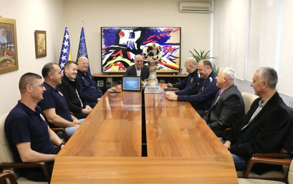 Gradonačelnik Tuzle primio predstavnike Sportskog udruženja ‘Tuzla-D’ i obećao dalju podršku