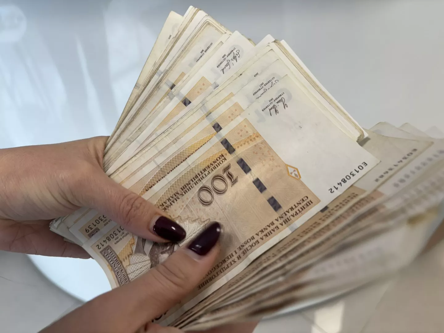 Vlada FBiH: Pomoć radnicima do 300 KM mjesečno u 2026. godini, bez oporezivanja