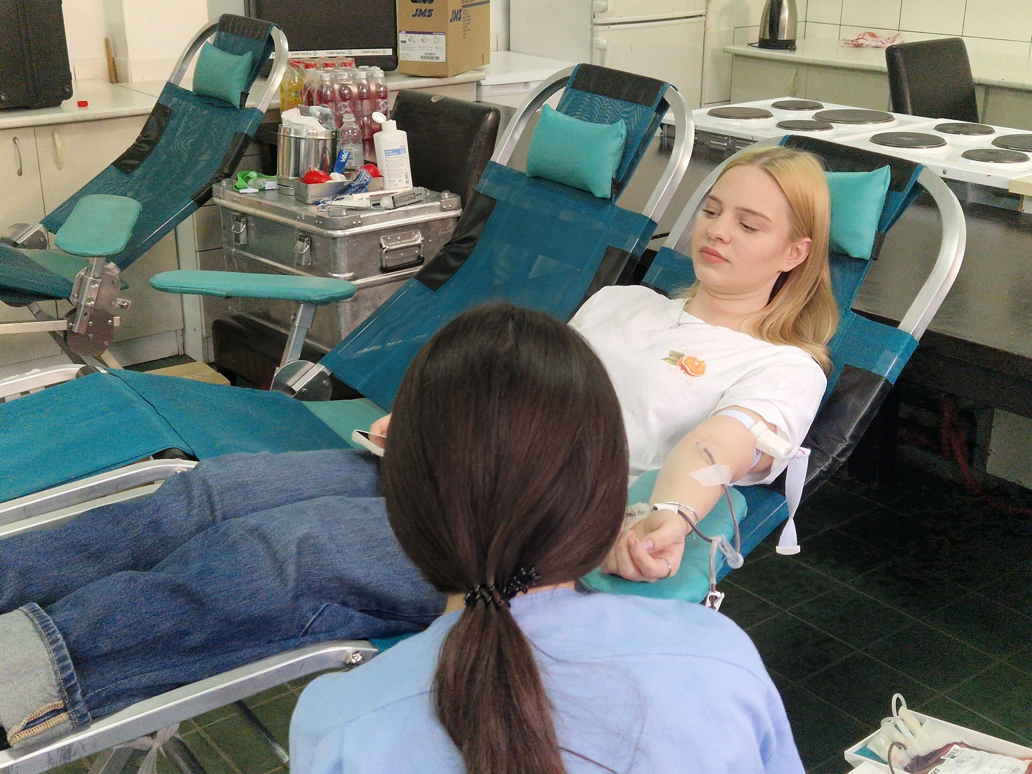 Gračanica: Preko 100 učenika dali krv u akciji Crvenog krsta i UKC Tuzla Gračanica: Preko 100 učenika dali krv u akciji Crvenog krsta i UKC Tuzla