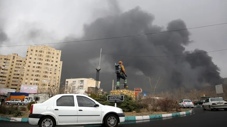 Dim iznad grada u Iranu