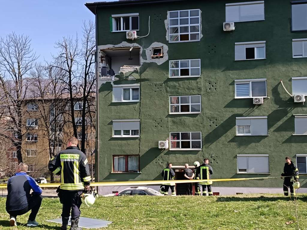 Tragičan ishod: Zeničanin preminuo od povreda zadobijenih u eksploziji plinske boce u svom stanu Tragičan ishod: Zeničanin preminuo od povreda zadobijenih u eksploziji plinske boce u svom stanu