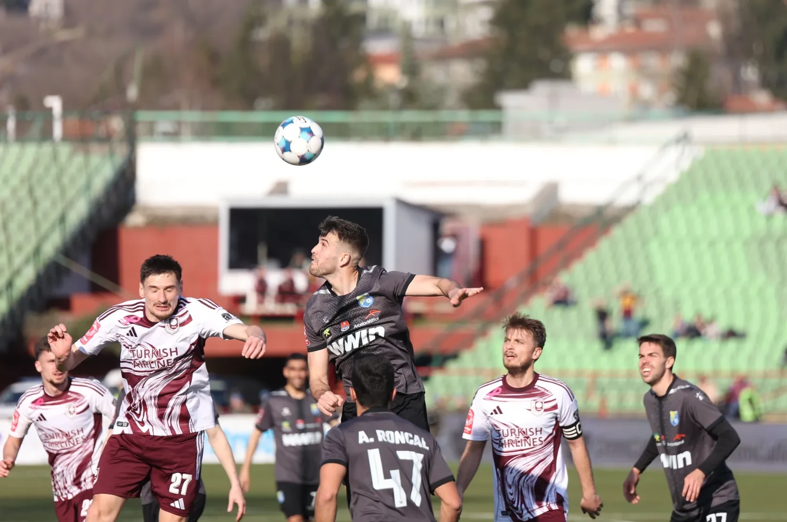 Sarajevo remizira na Koševu, Željezničar slavi u Doboju: Rezultati 24. kola WWin lige BiH