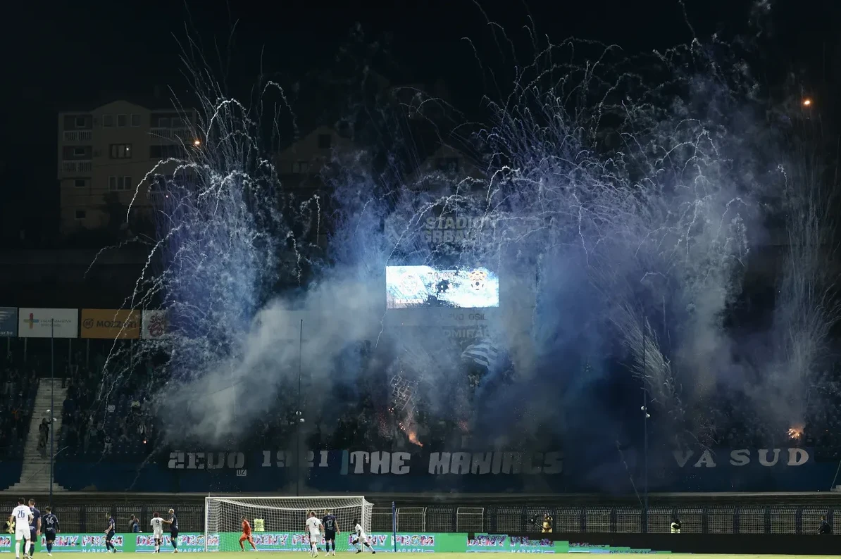 Manijaci odgovorili navijačima Sloge nakon provokacije sa svinjskom masti: ‘Neka se umaste sa još golova u svojoj mreži…’