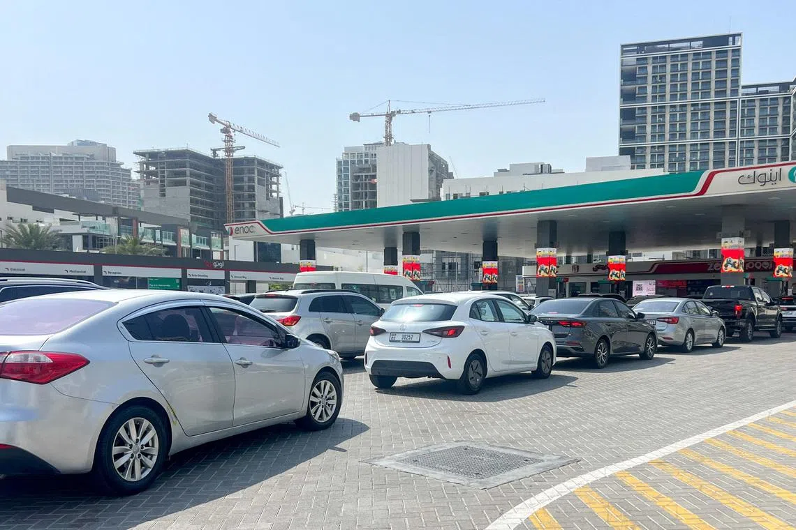 Panika i šok u Dubaiu: Raketni napad Irana urušio auru sigurnosti, a građani u trci za hranom