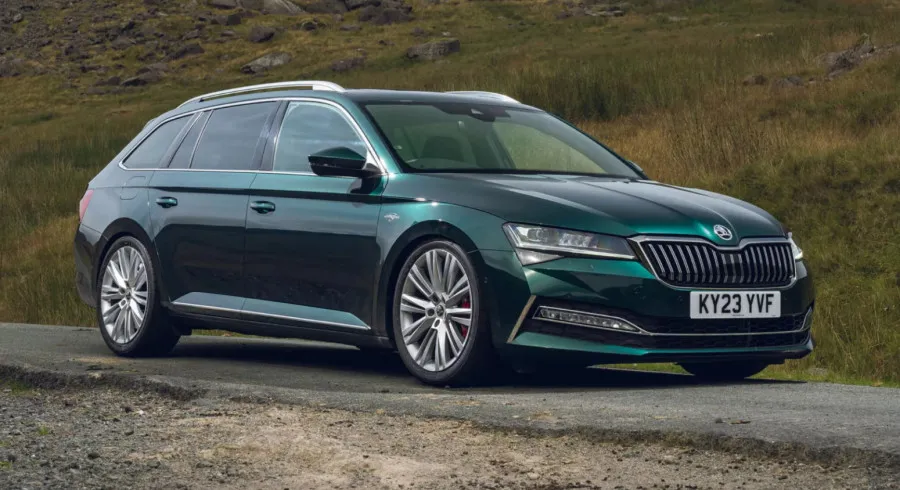 Škoda Superb plug-in hibrid dobija 272 KS: Postaje najjači model brenda sa SUS motorom Škoda Superb plug-in hibrid dobija 272 KS: Postaje najjači model brenda sa SUS motorom